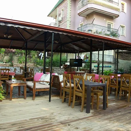 فندق Kampues Garden 4*