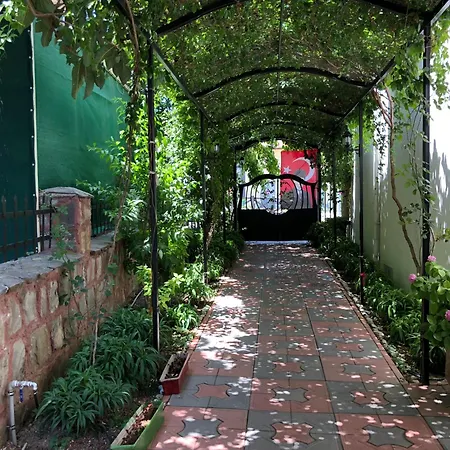 Kampues Garden Hotel 4*