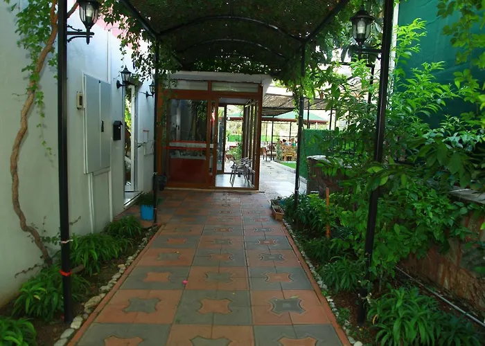 Kampues Garden 酒店 4*